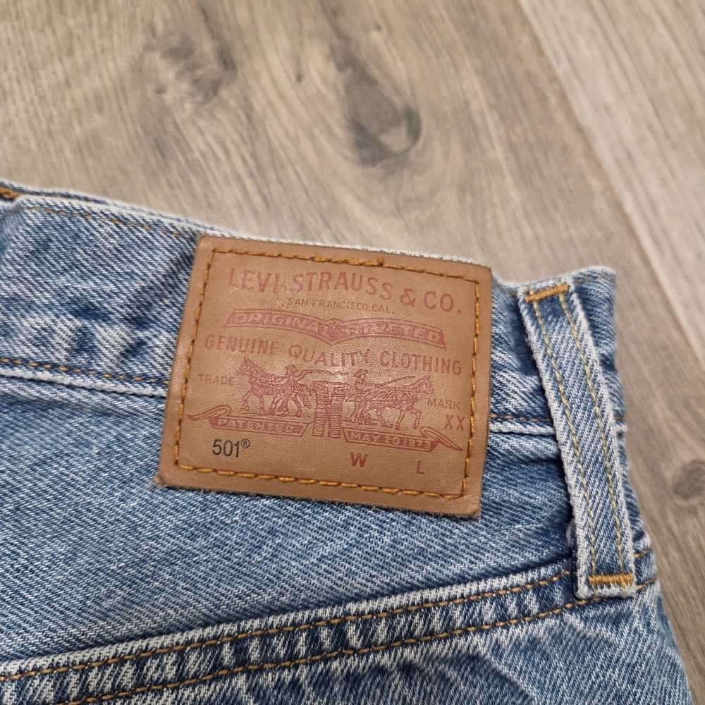 Levi’s 501 Distressed Denim Cutoff Shorts High Rise 100% Cotton Raw Hem Vintage - Picture 9 of 12